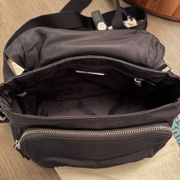 Tory Burch Small Nylon Messenger Cross Body Flap Bag Black - Picture 5 of 12